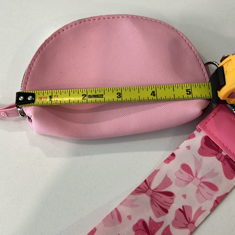 Cute.BOW🎀🎀 Wristlet..🎀 - Picture 6 of 16